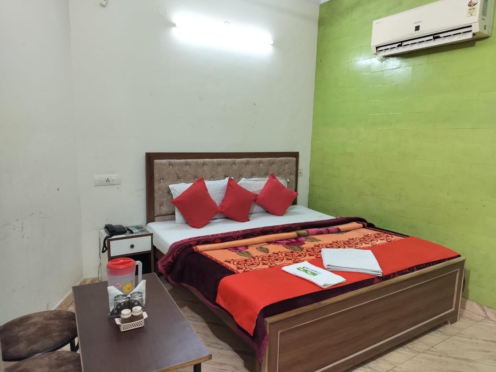 Hotel Holiday Inn Paradise Chandīgarh Extérieur photo