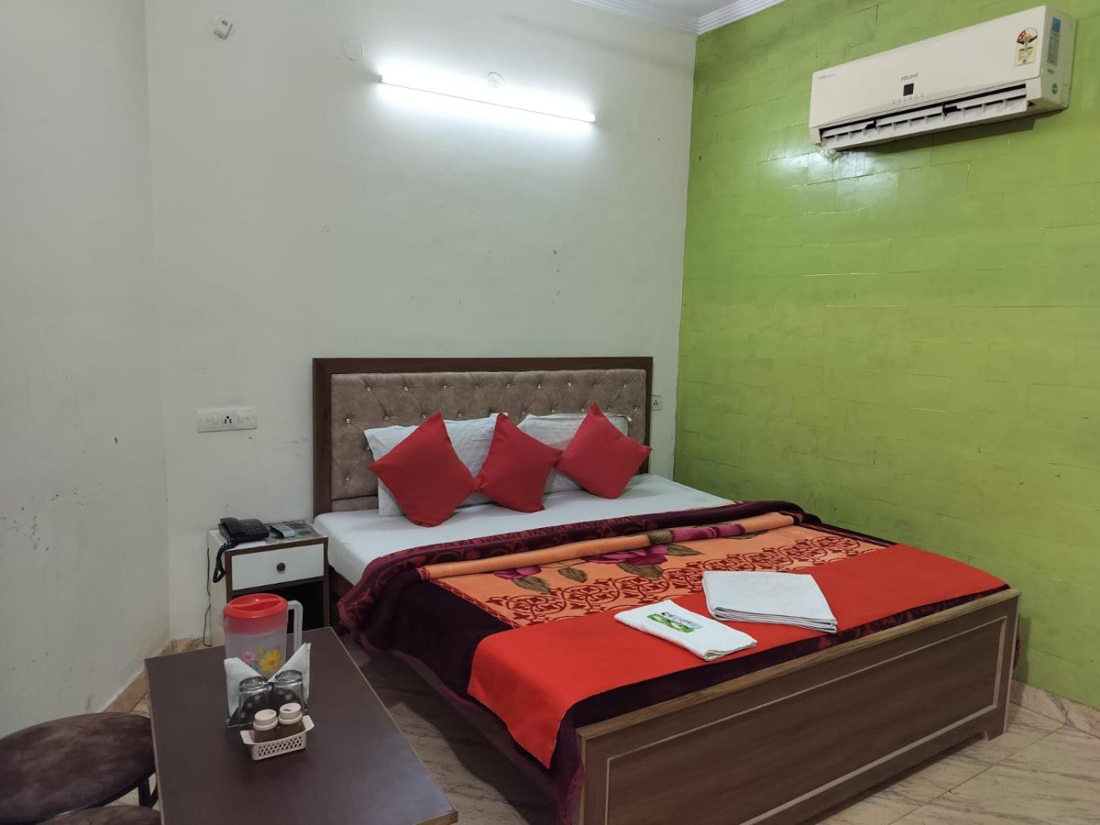 Hotel Holiday Inn Paradise Chandīgarh Extérieur photo