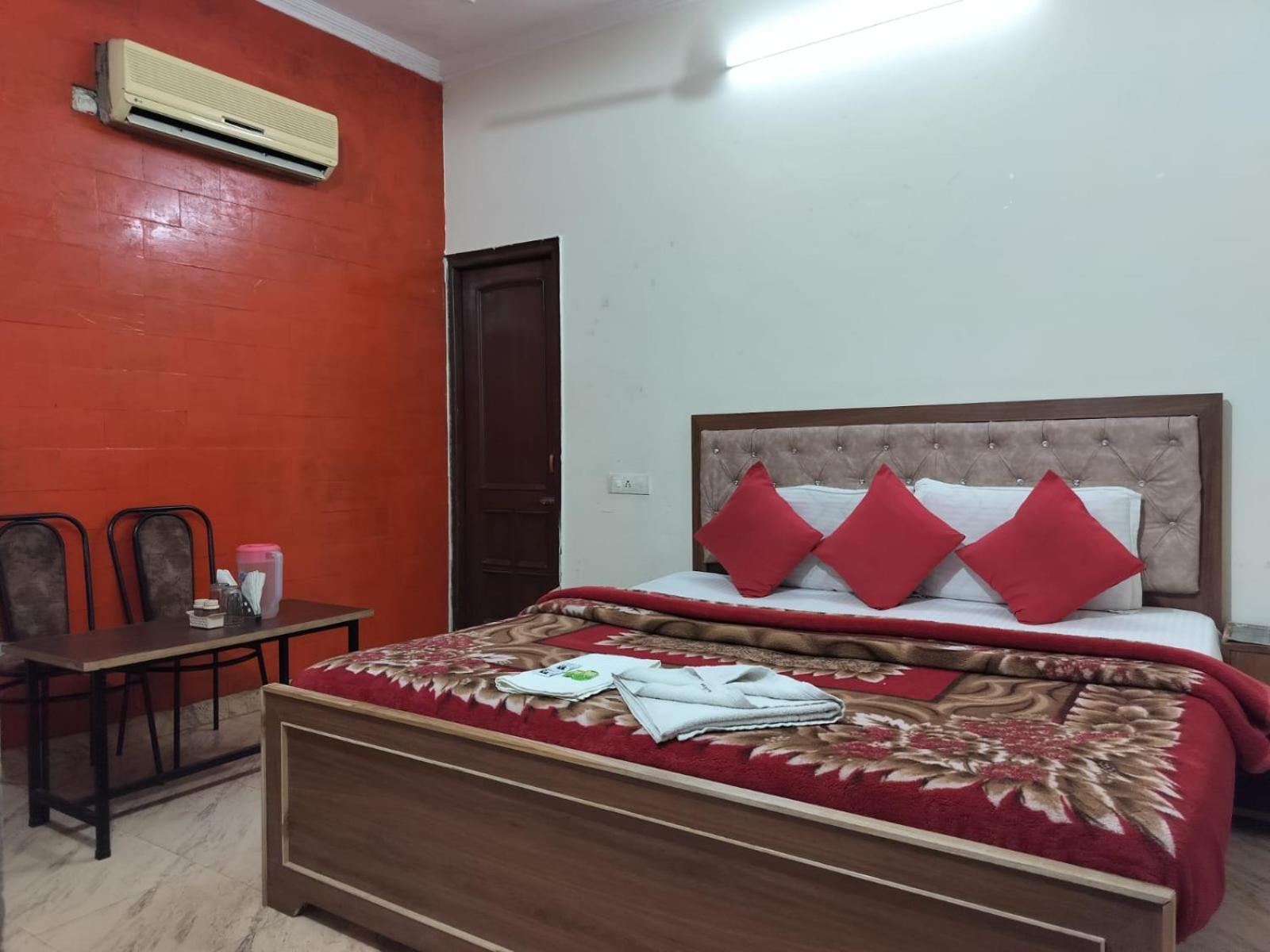 Hotel Holiday Inn Paradise Chandīgarh Extérieur photo