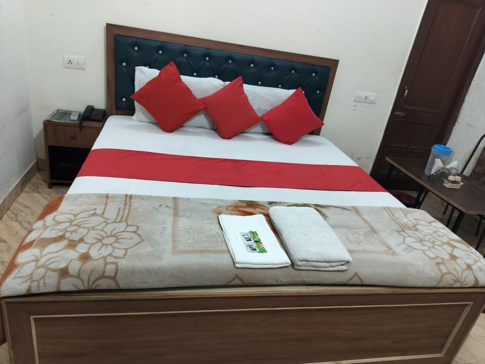 Hotel Holiday Inn Paradise Chandīgarh Extérieur photo