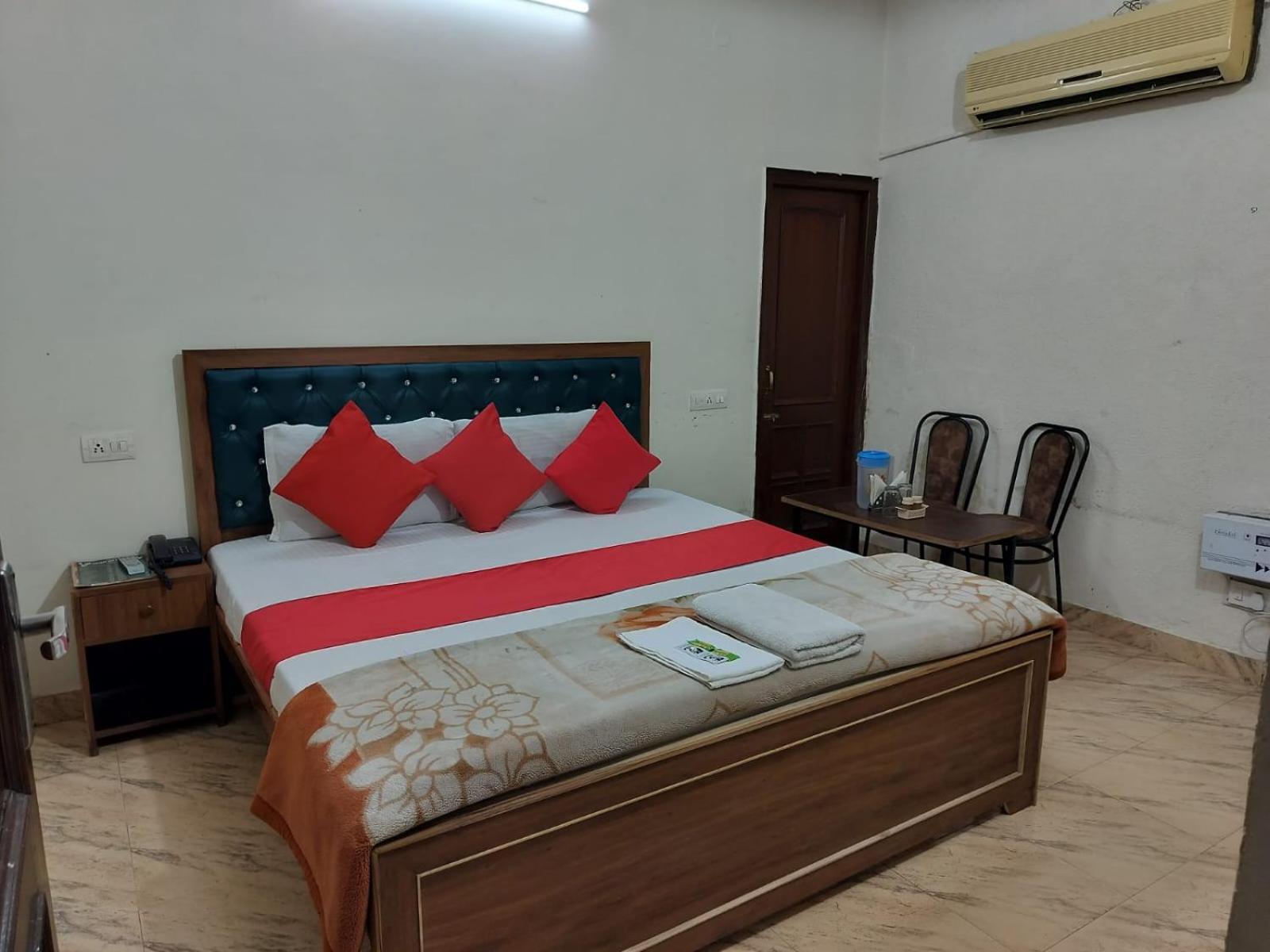 Hotel Holiday Inn Paradise Chandīgarh Extérieur photo