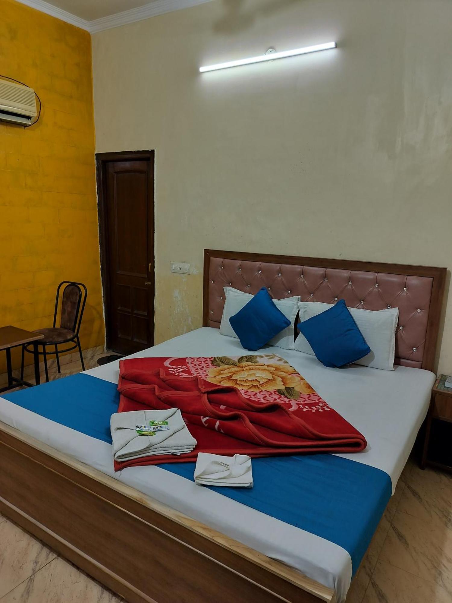 Hotel Holiday Inn Paradise Chandīgarh Extérieur photo