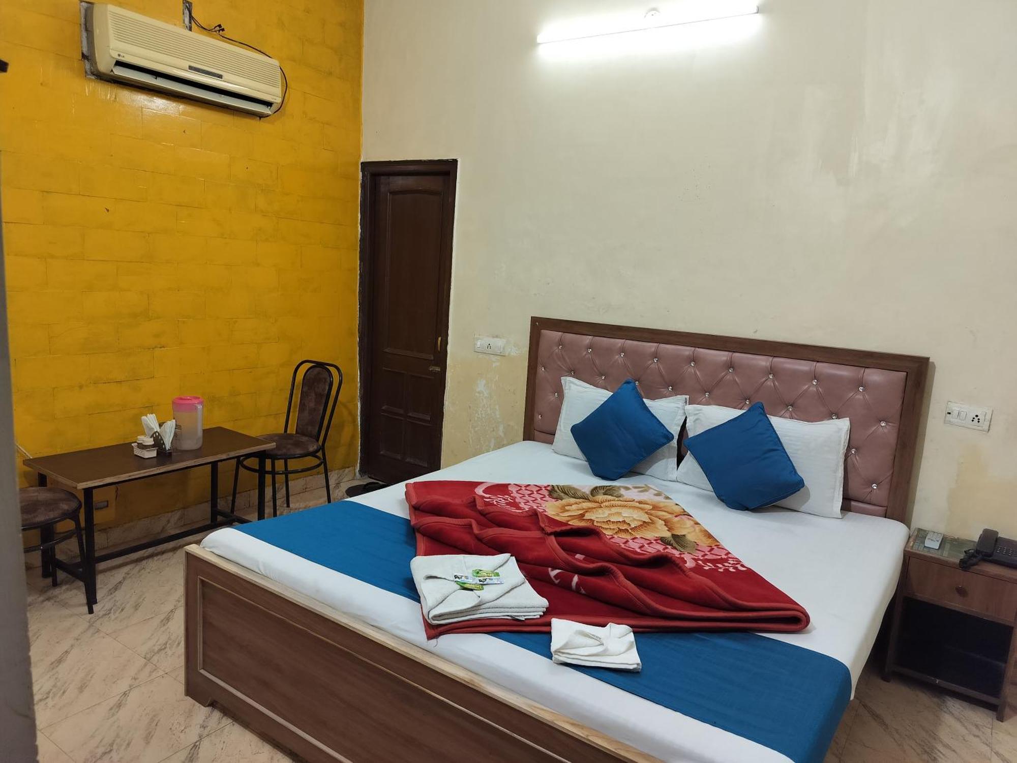 Hotel Holiday Inn Paradise Chandīgarh Extérieur photo
