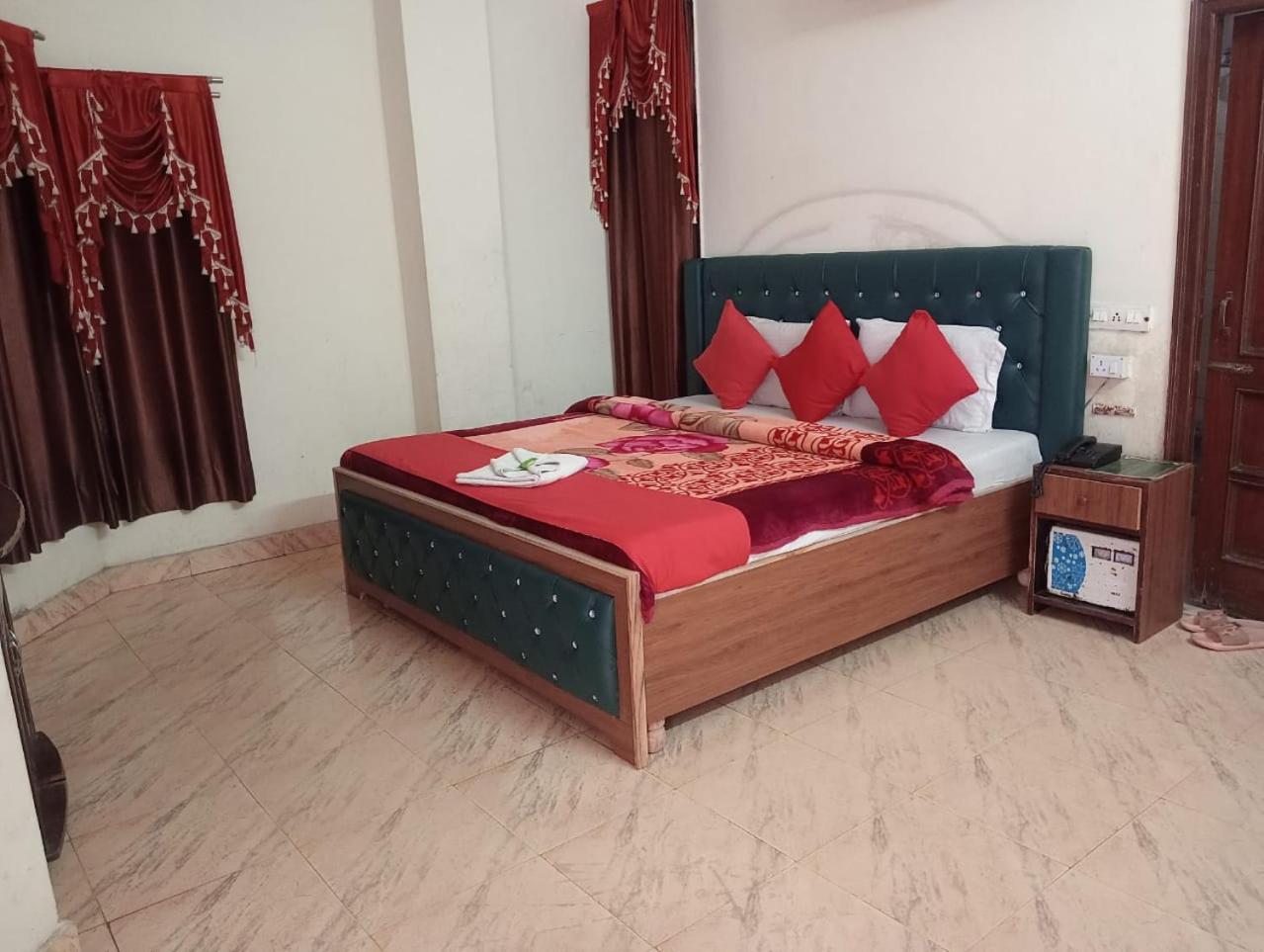 Hotel Holiday Inn Paradise Chandīgarh Extérieur photo